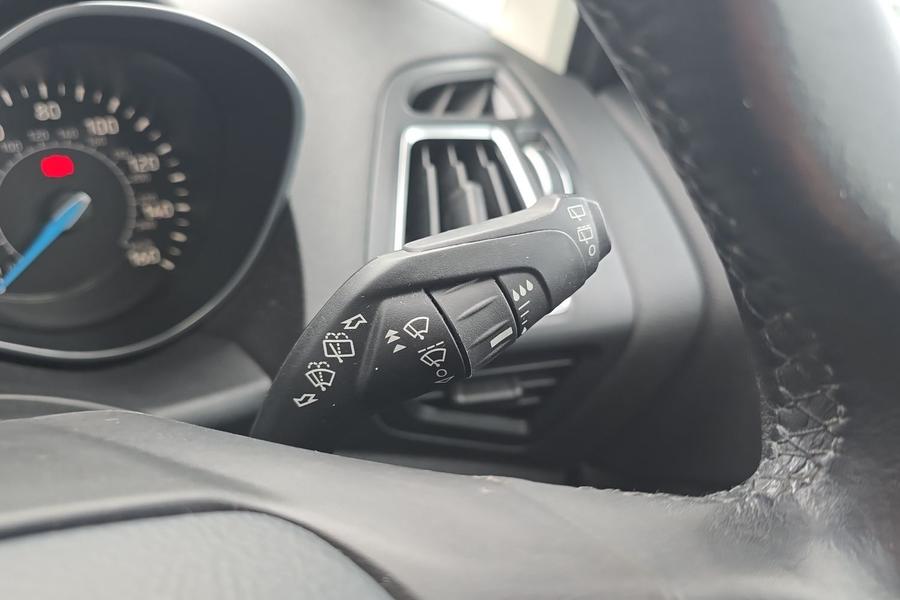 Ford C-MAX Photo autoimg-779c3434f41f3cf3014e3f1d125c7dd3d722cbb4.jpg