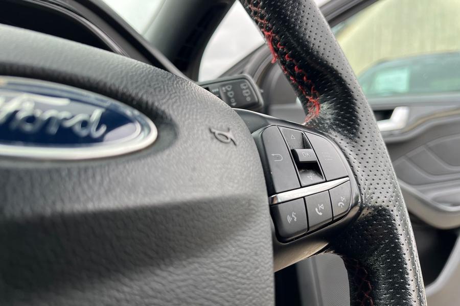 Ford FOCUS Photo autoimg-779e8ff41101411fcde1b423d686e85f49ab4003.jpg