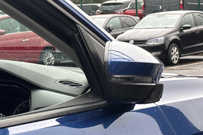 VOLKSWAGEN T-Cross Photo 45