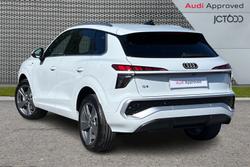 AUDI Q3 Photo 3