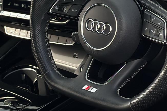 AUDI A4 Photo 39