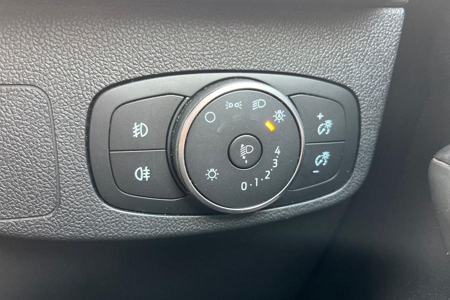 Ford Focus Photo autoimg-77a317274f1188cc677c7045549cb37eab719590.jpg