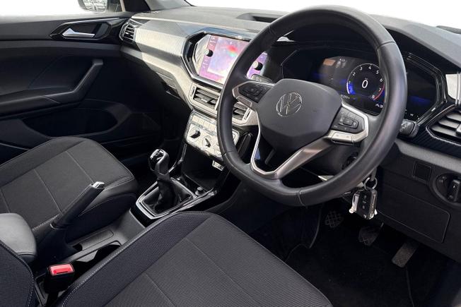 VOLKSWAGEN T-Cross Photo 6