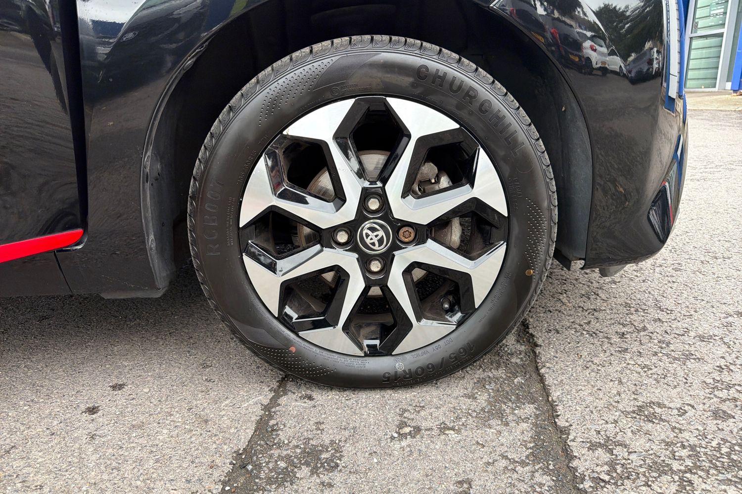 Toyota AYGO Photo 35