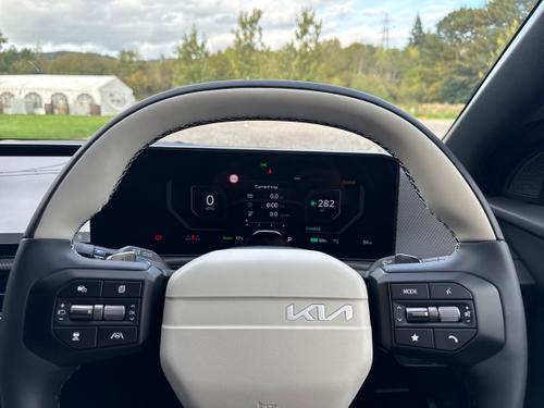 Kia EV6 Photo autoimg-77b045807626e561bae29bb30cc5e8d82a5ed827.jpg
