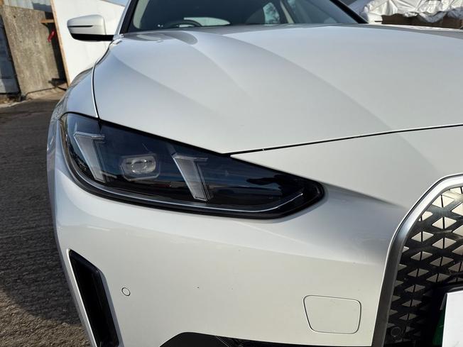 BMW I4 Photo 19