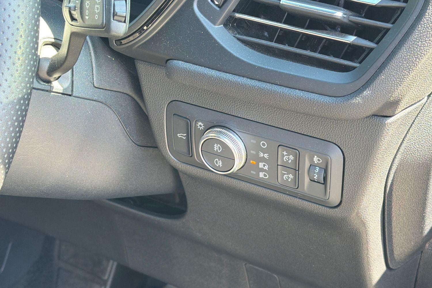 Ford KUGA Photo 29
