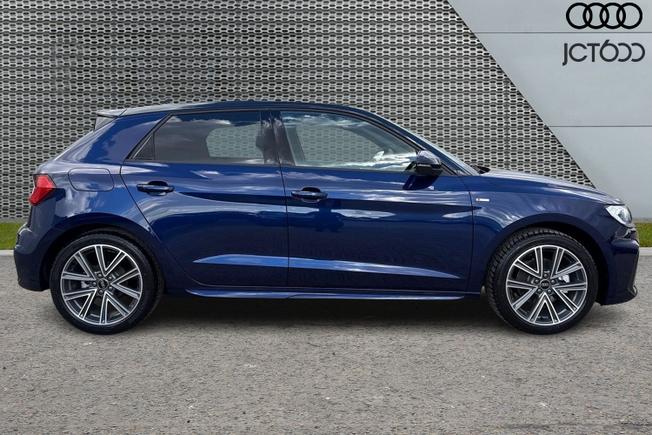 AUDI  A1 Sportback  Photo 4