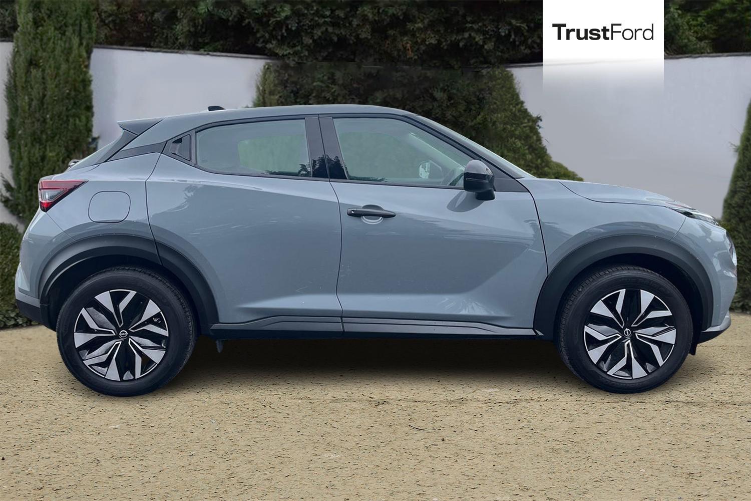 Nissan JUKE Photo 2