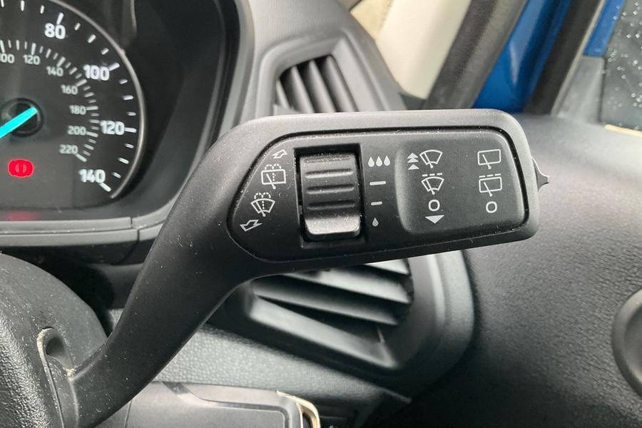 Ford ECOSPORT Photo autoimg-77ba5cc5a0e86800deff663707730cdc395f4ce2.jpg