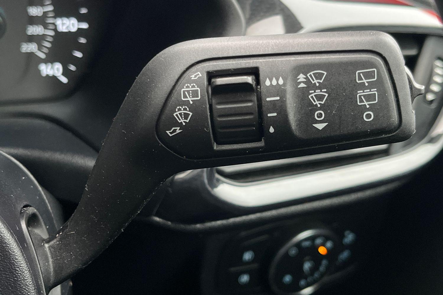 Ford FIESTA Photo 14
