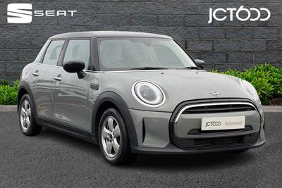 2022 MINI Hatch 1.5 Cooper Classic Hatchback 5dr Petrol Manual (136 ps) at JCT600