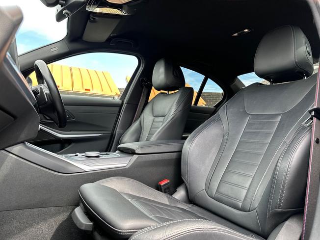 BMW 3 Series Photo 29