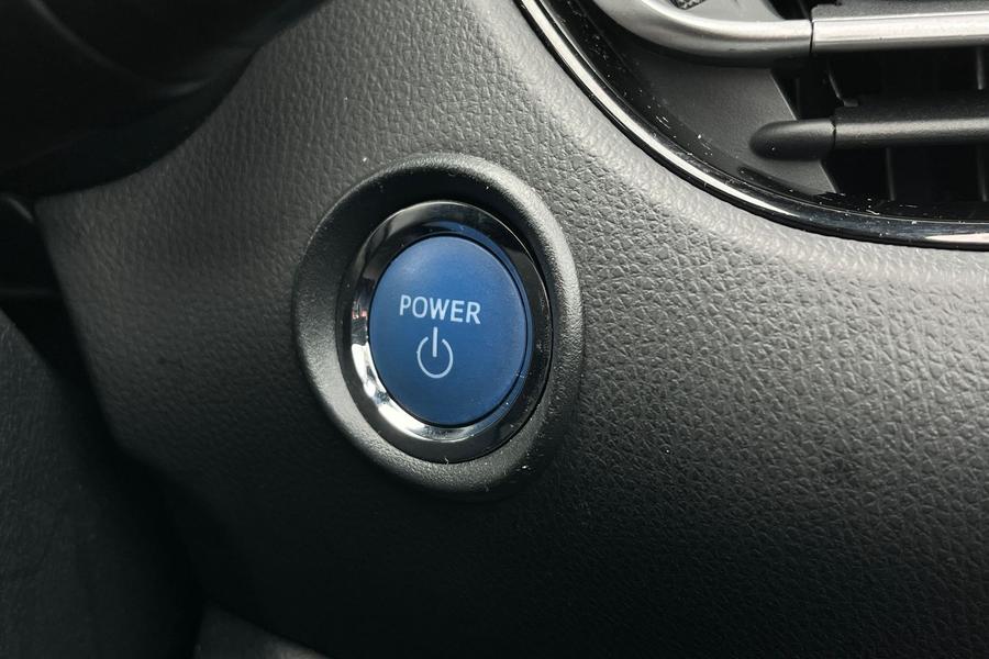 Toyota C-HR Photo autoimg-77ca39b329f95172130c24362077e2d9f5820d83.jpg