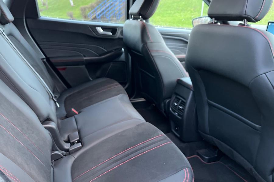 Ford KUGA Photo autoimg-77d0cb07654b848a3ef029cc051907a68d7c83ed.jpg
