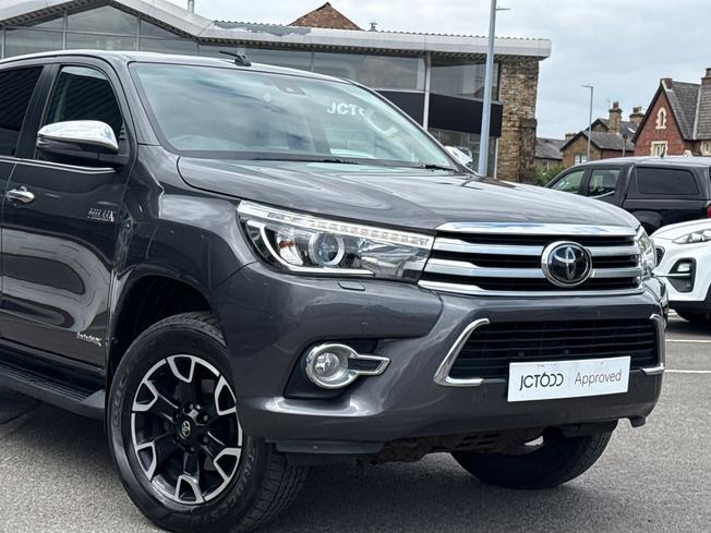 TOYOTA Hilux Photo 24