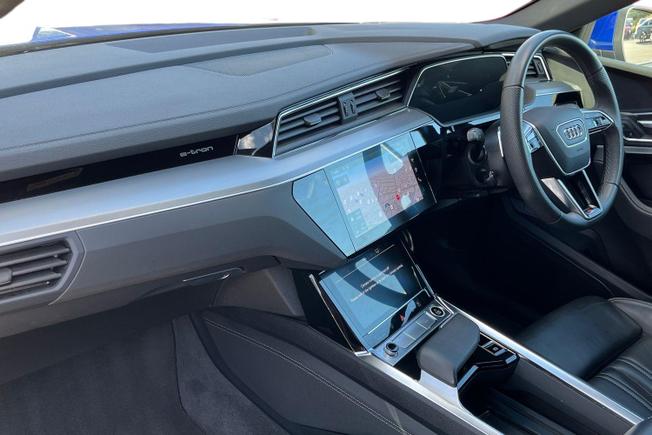 AUDI Q8 E-Tron Photo 2