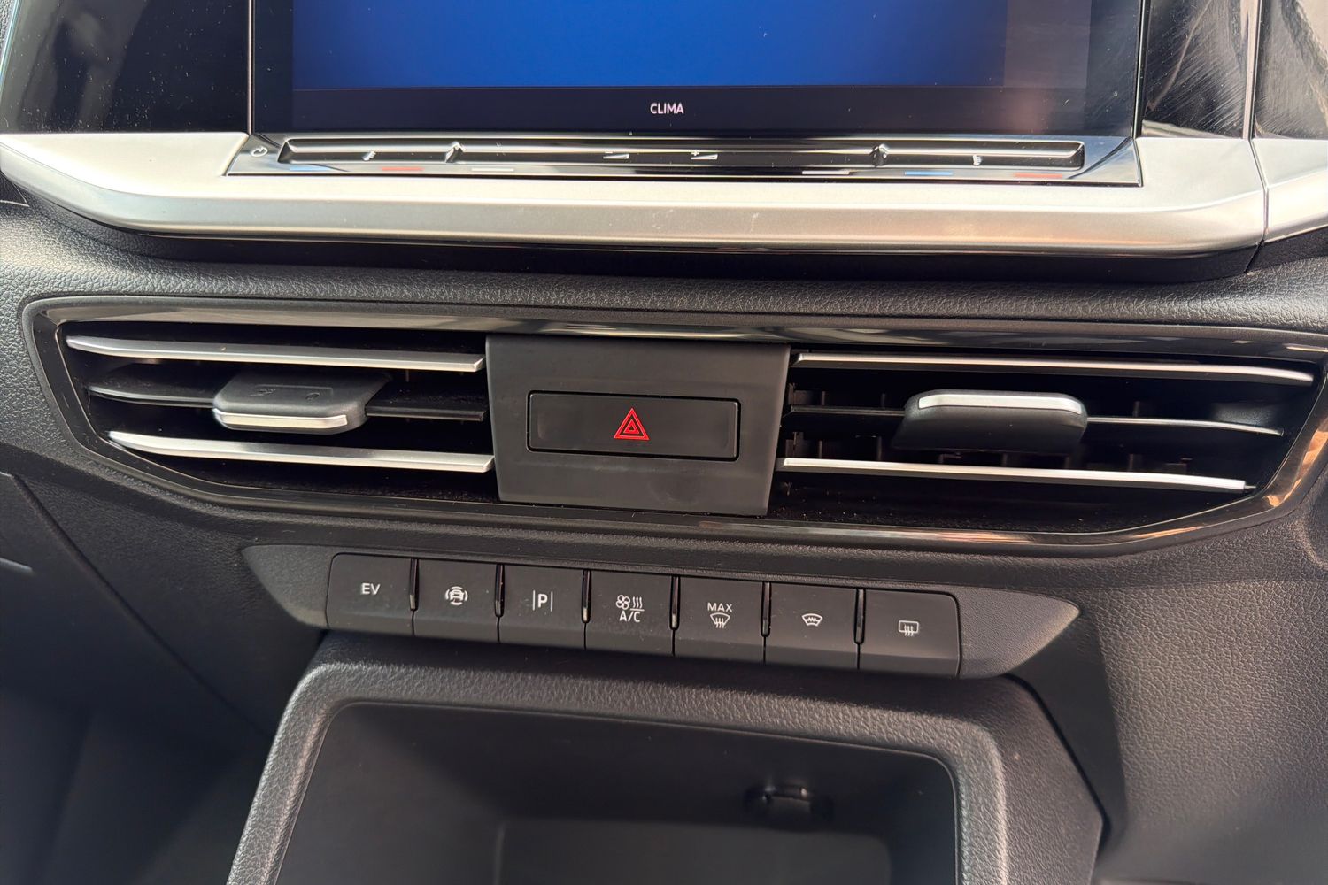 Ford Transit Connect Photo 38
