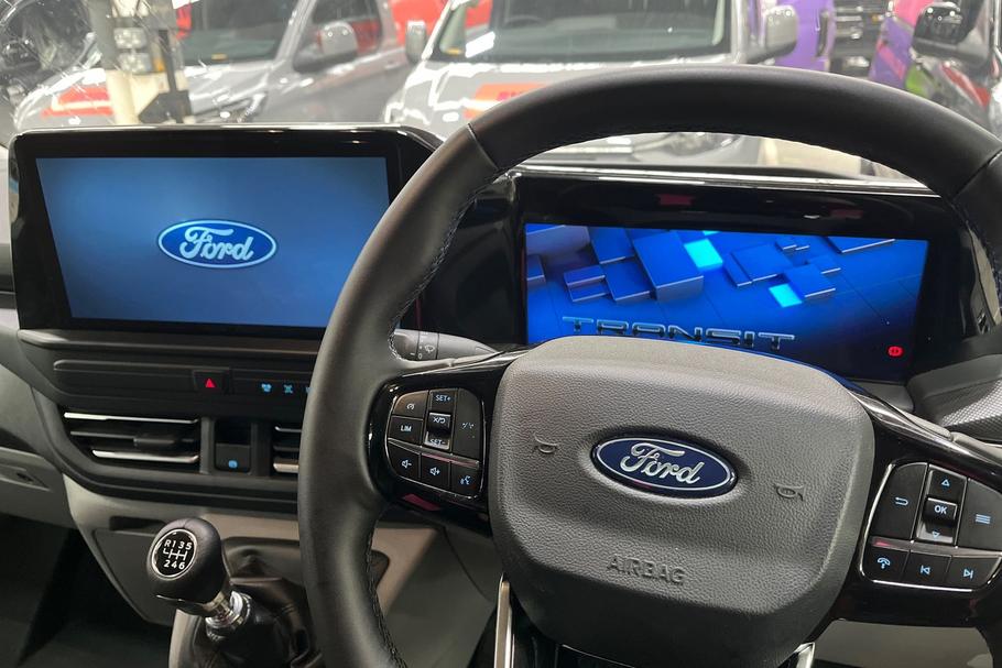 Used Ford TRANSIT CUSTOM WO25ULR 27