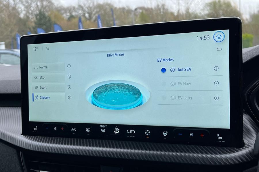 Ford Kuga Photo autoimg-77e499aebd10865c7d5aed4550c16f9a45751f14.jpg