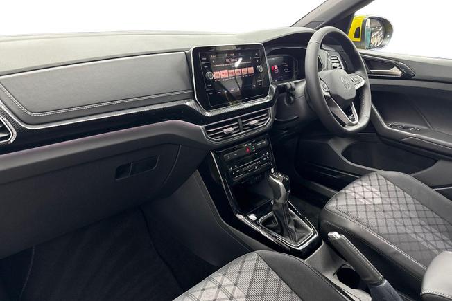 VOLKSWAGEN T-Cross Photo 2