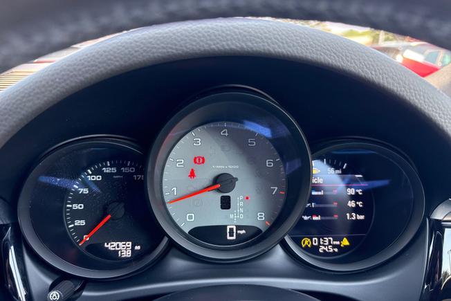 PORSCHE Macan Photo 15