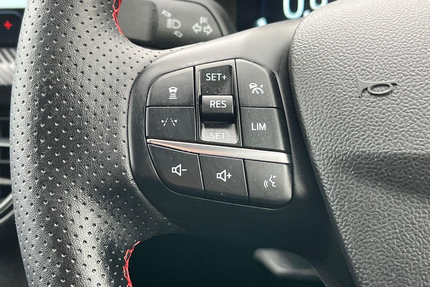 Ford KUGA Photo 31