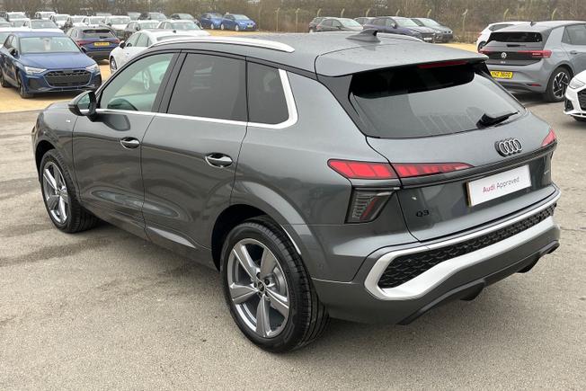 AUDI Q3 Photo 22