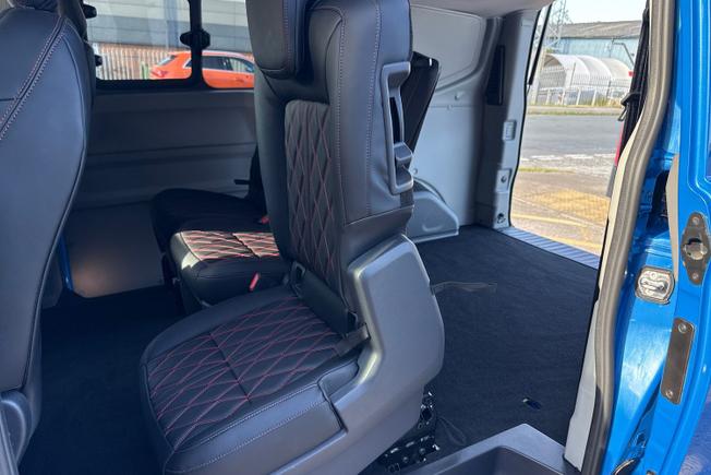 VOLKSWAGEN Transporter Photo 35