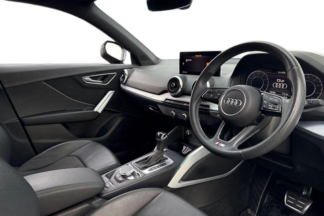 AUDI Q2 Photo 6