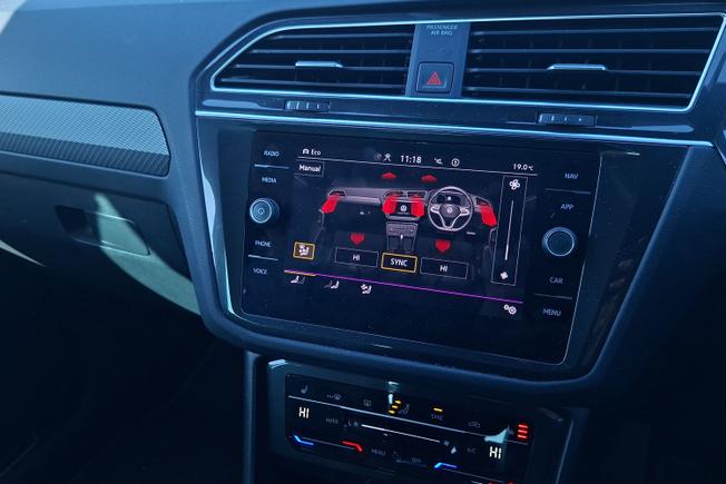 VOLKSWAGEN Tiguan Photo 26