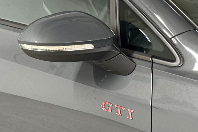 VOLKSWAGEN Golf Photo 20