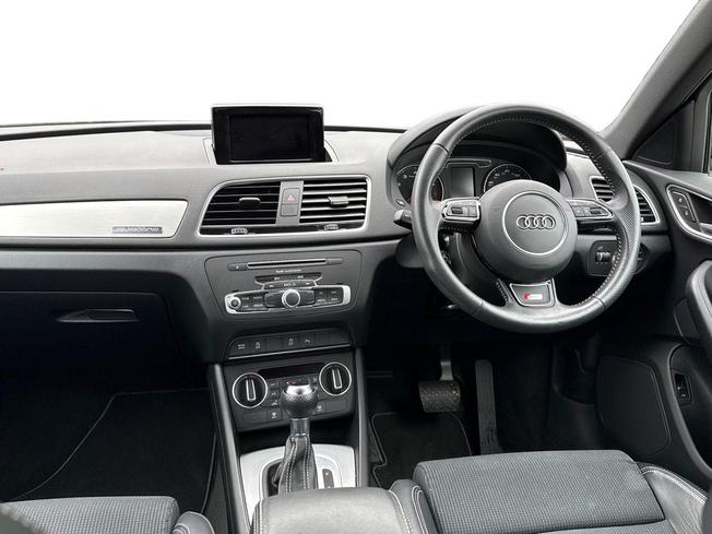 Audi Q3 Photo 11