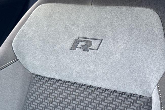 VOLKSWAGEN T-Roc Photo 44