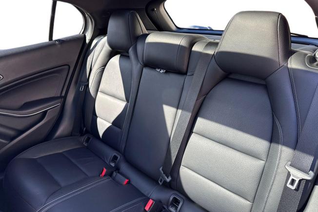 MERCEDES-BENZ Gla Photo 9