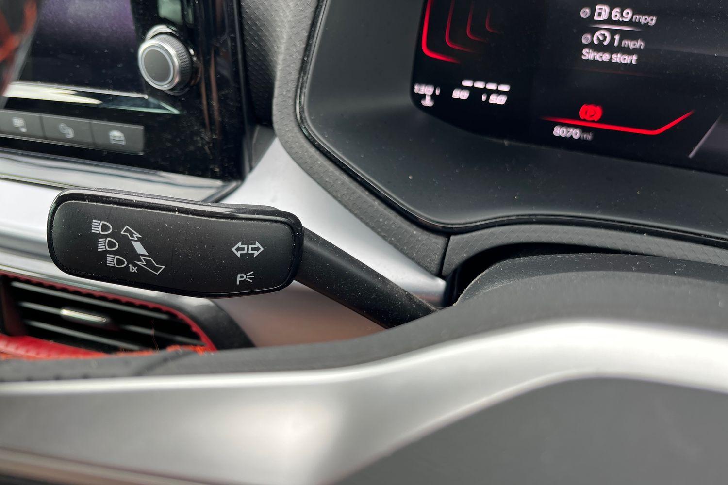 SEAT ARONA Photo 13