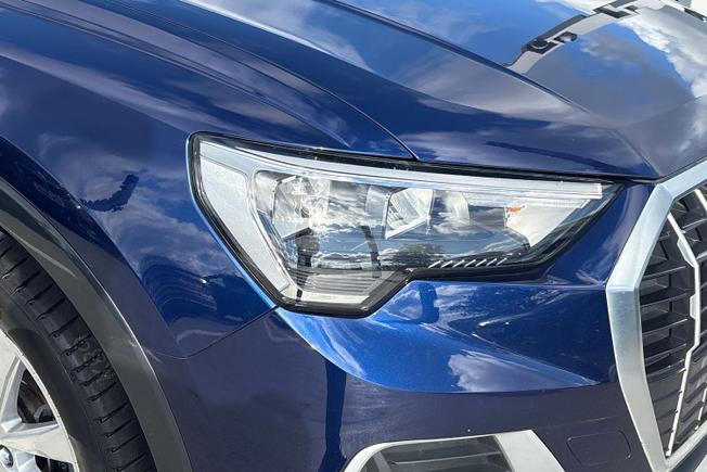 AUDI Q3 Photo 19