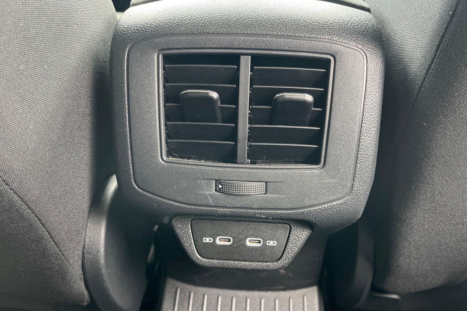 Volkswagen T-ROC Photo 31