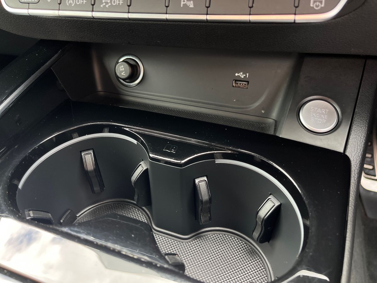 Audi A4 Photo 37