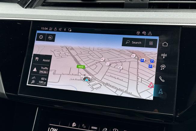 AUDI Q8 E-Tron Photo 14