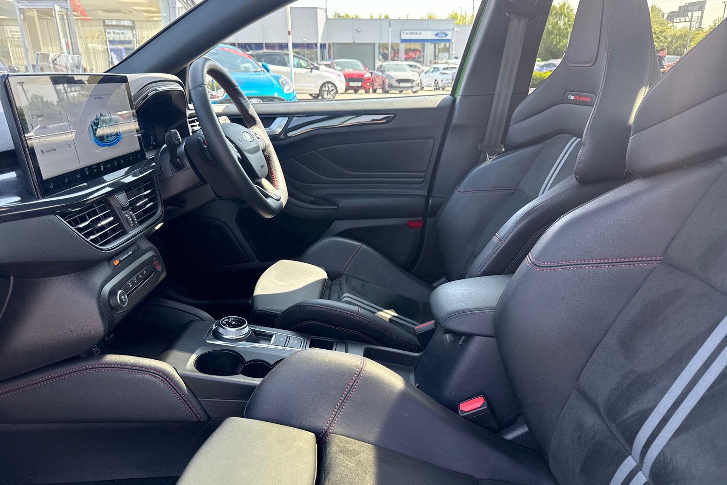 Ford FOCUS Photo 18