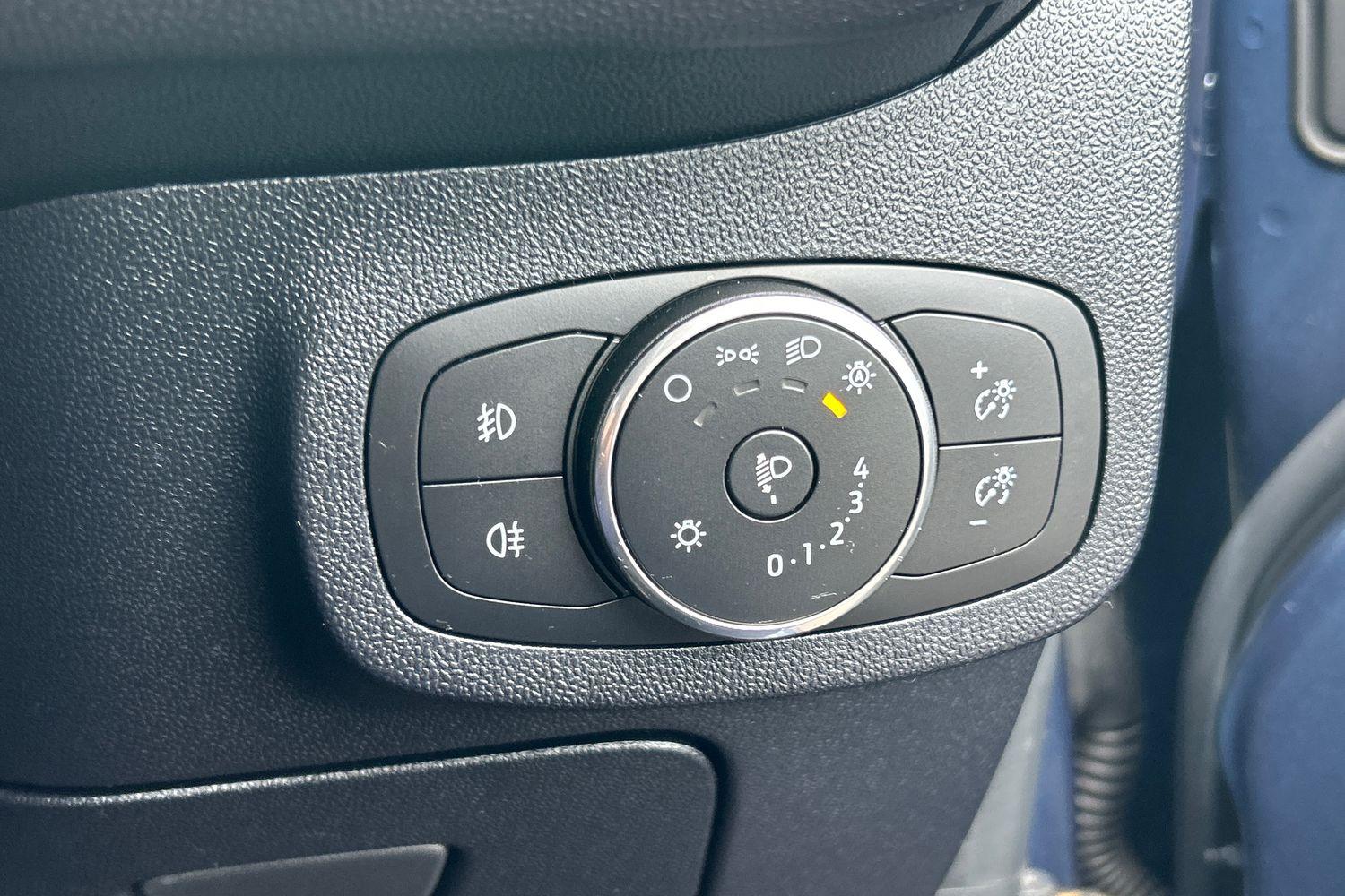 Ford Fiesta Photo 37