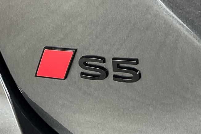 AUDI S5 Avant Photo 34