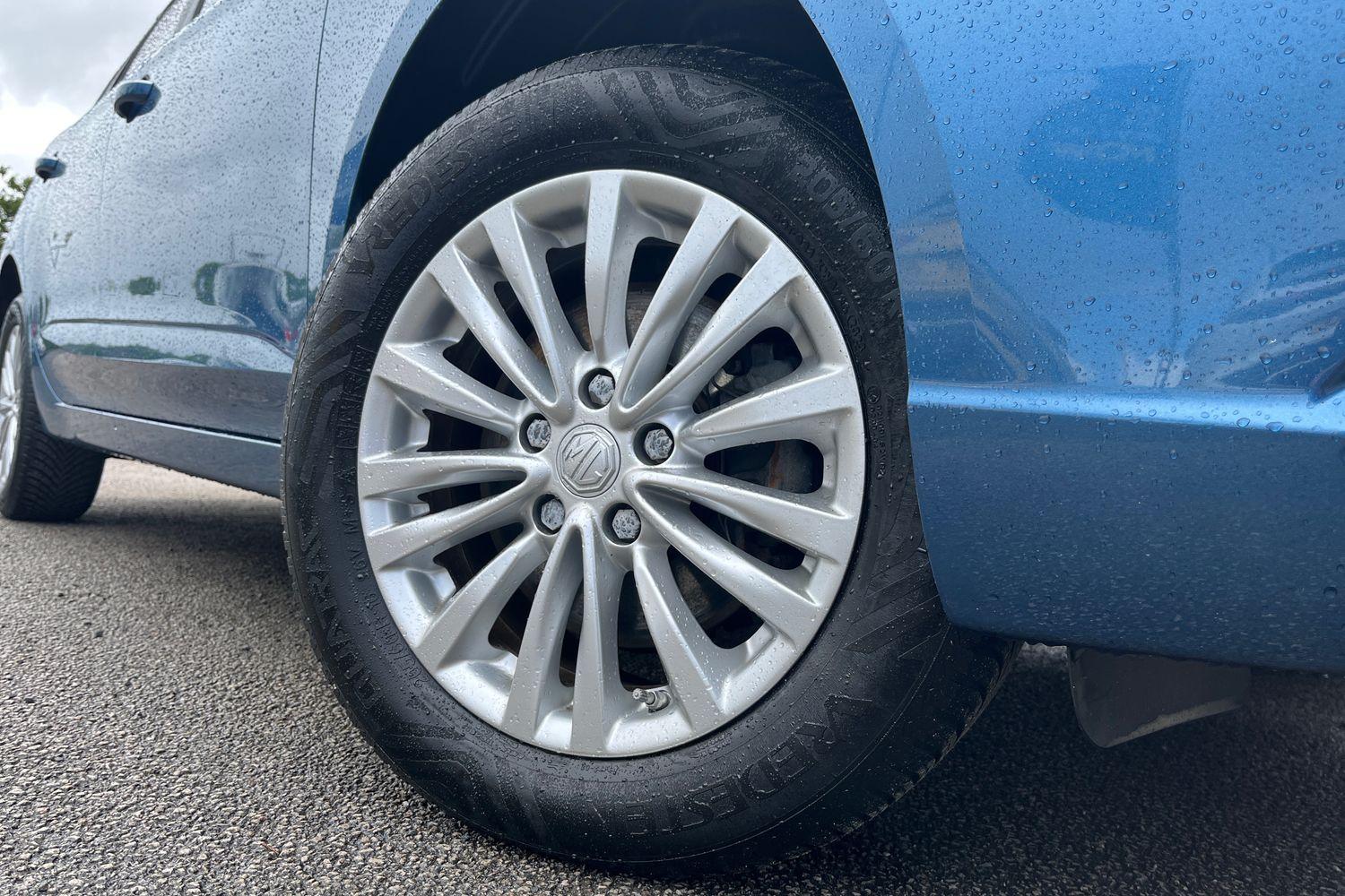 MG MG5 Photo 7
