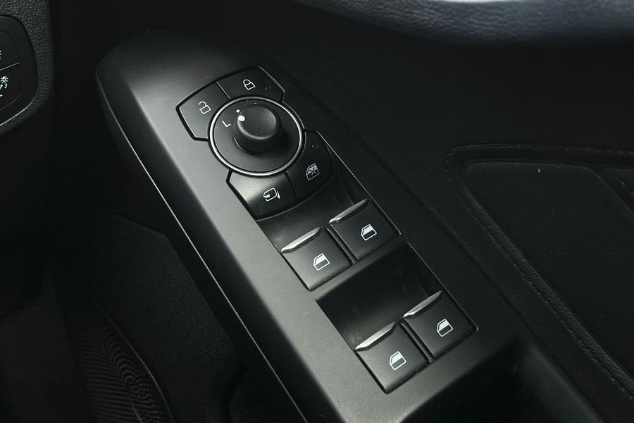 Ford Focus Photo autoimg-7833121de27f4749b93c779c6aed10626d203a33.jpg