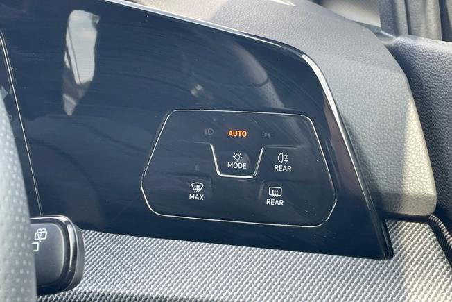 VOLKSWAGEN Golf Photo 40