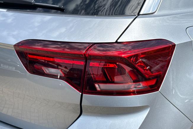 VOLKSWAGEN T-Roc Photo 18