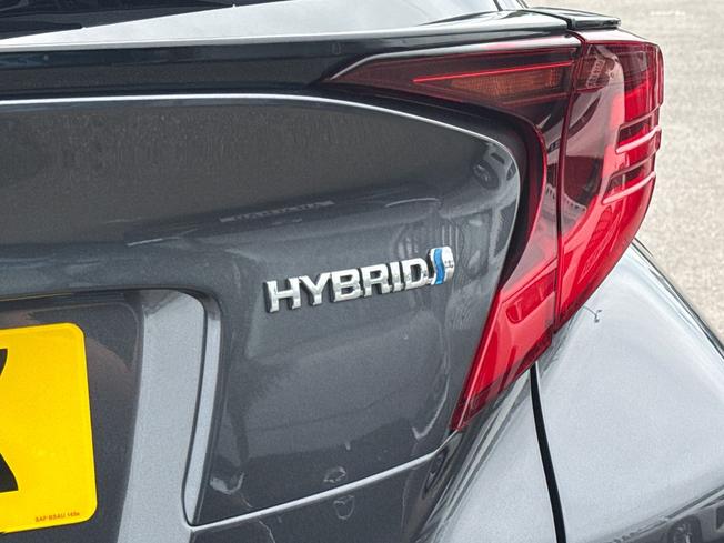 TOYOTA C-Hr Photo 23