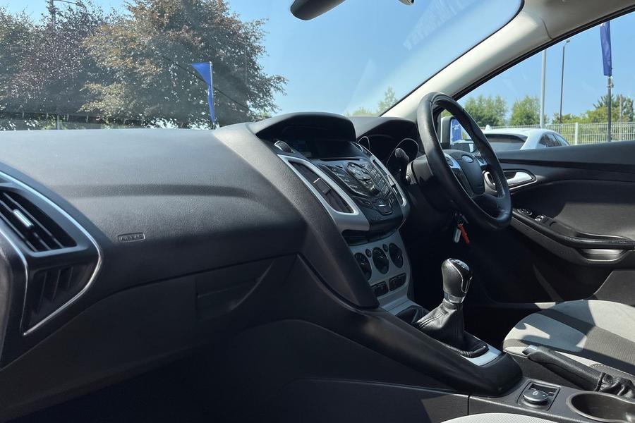 Ford Focus Photo autoimg-7836aac4ec77e00912b37b5ce6539e97a410ae78.jpg