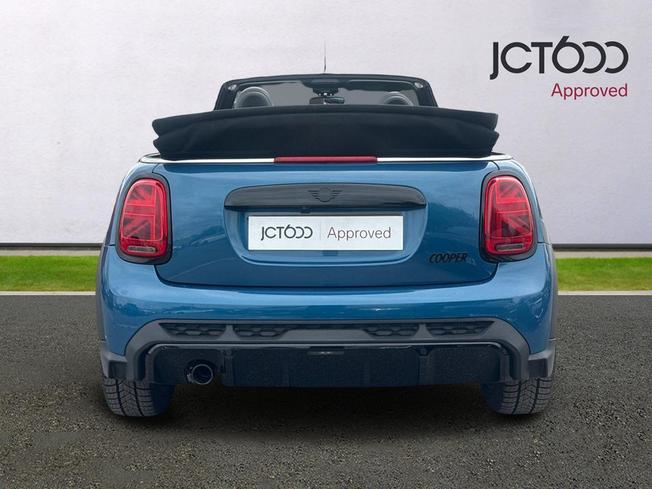 MINI Convertible Photo 7
